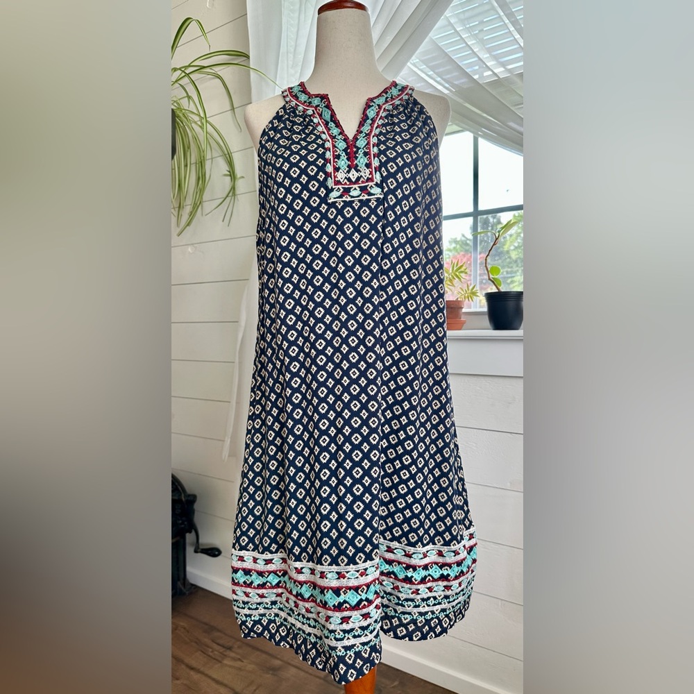NWT! THML NAVY BOHEMIAN FAYE EMBROIDERED DRESS
SIZE: MEDIUM
